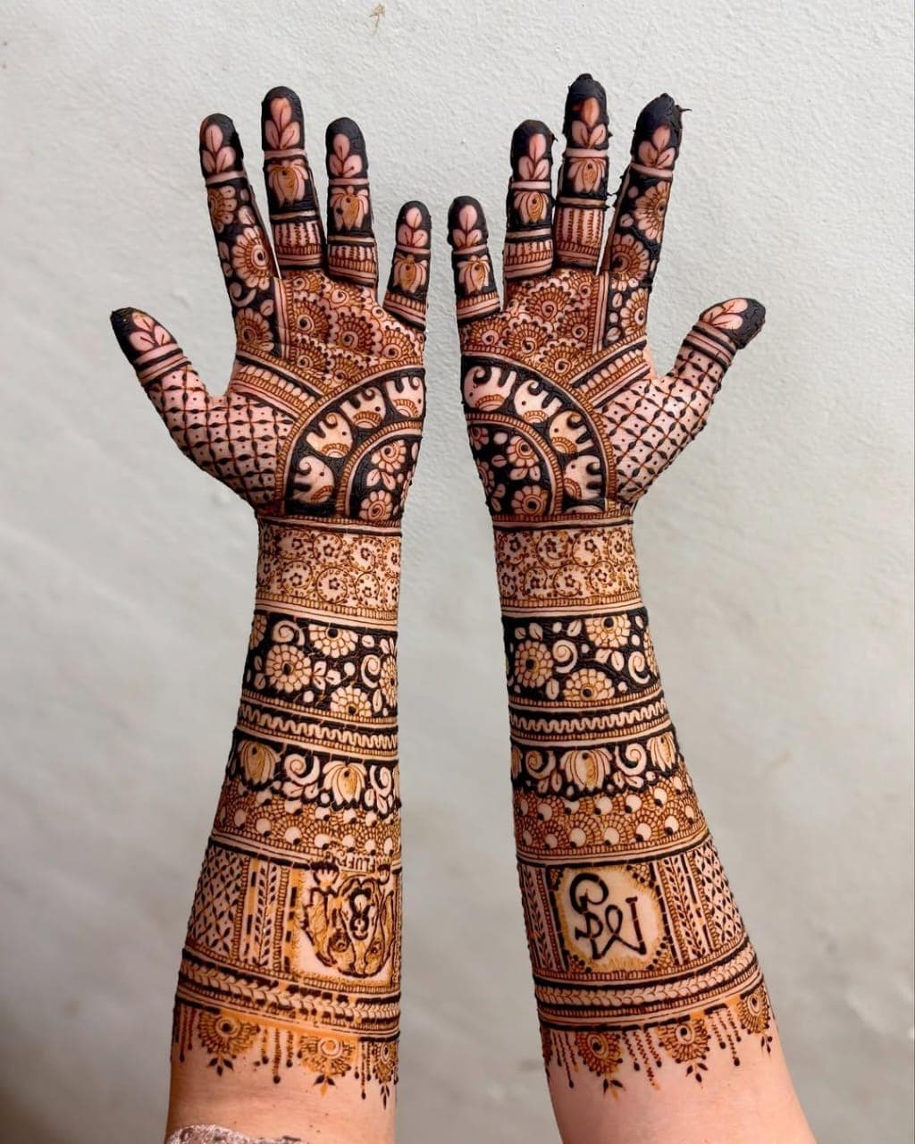 Arabic & Modern Design by Rishi Mehndi Art